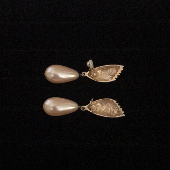 🟠 Givenchy Earrings - Clip Ons - Picture 5 of 12